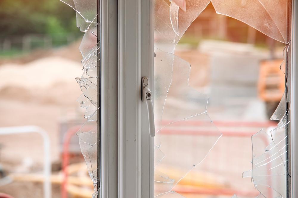Complete Guide to Cracked and Broken Window Replacement: What Homeowners Need to Know