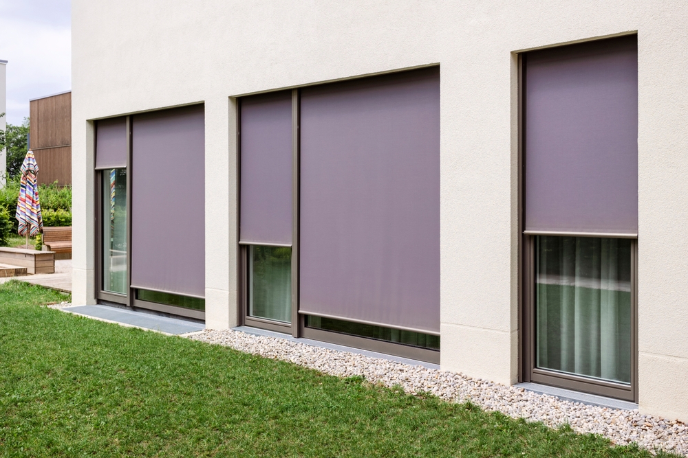 The Thermal Blanket Effect: How Solar Screens Help Keep Heat Inside This Winter